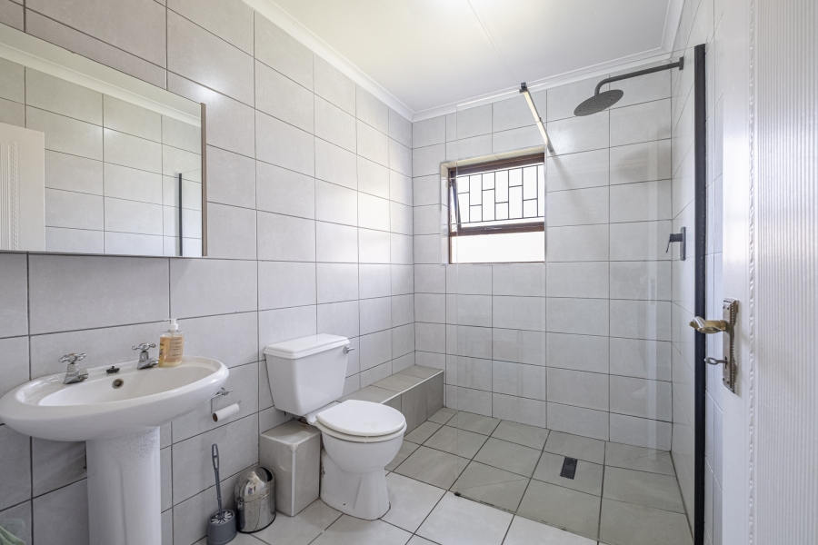 4 Bedroom Property for Sale in Summerstrand Eastern Cape